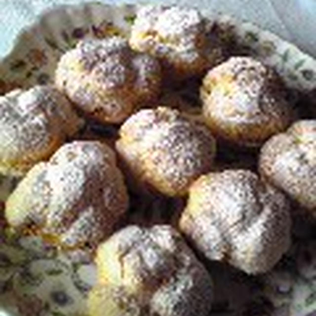 練習中、シュークリーム