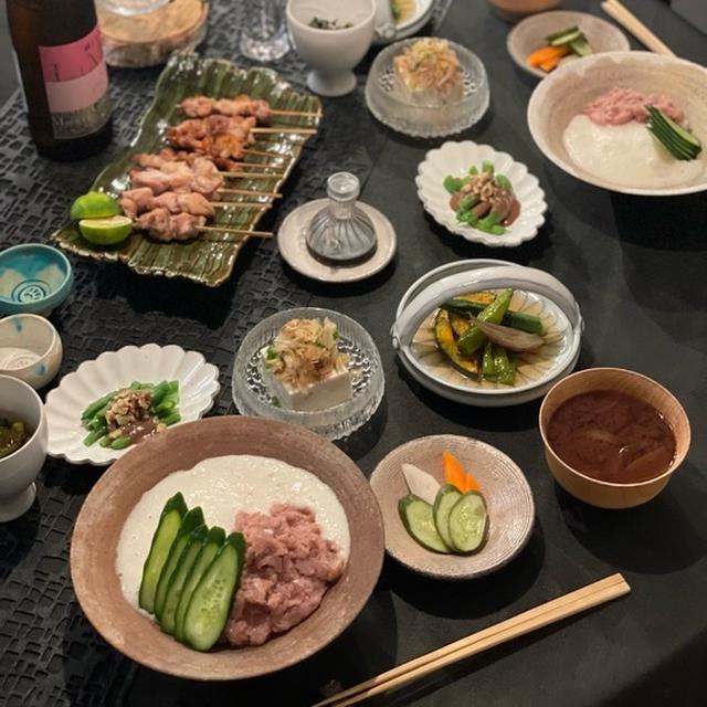 ネギトロトロロ丼と焼き鳥とかの夜ごはん