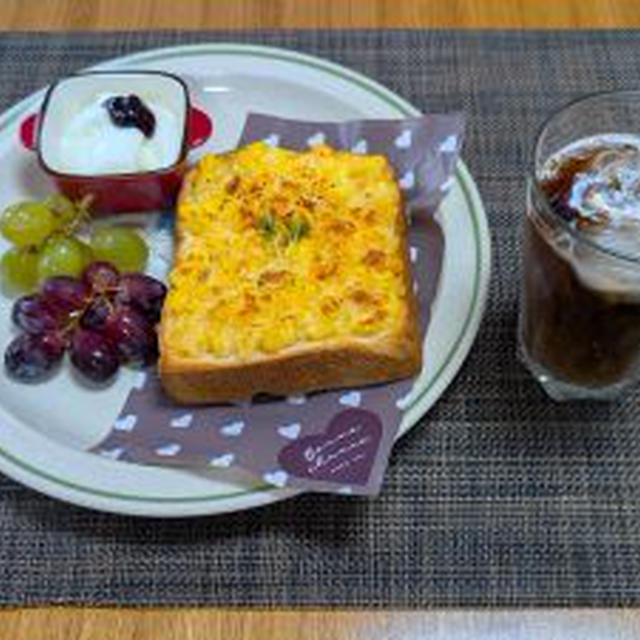 ひと手間でとろーり絡まっておいしい☆コーンチーズトースト♪☆♪☆♪