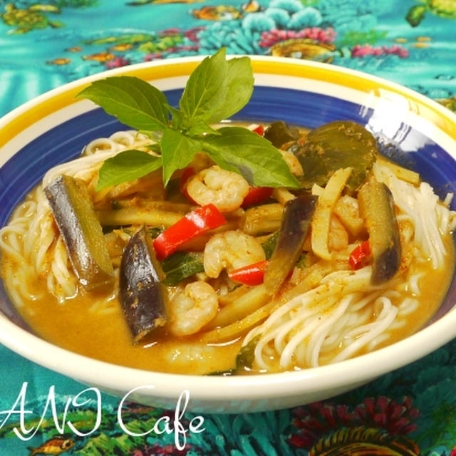 カオソーイ　タイのレッドカレー麺