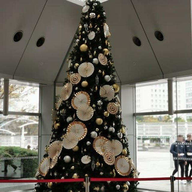 有明パークビルのクリスマスツリー