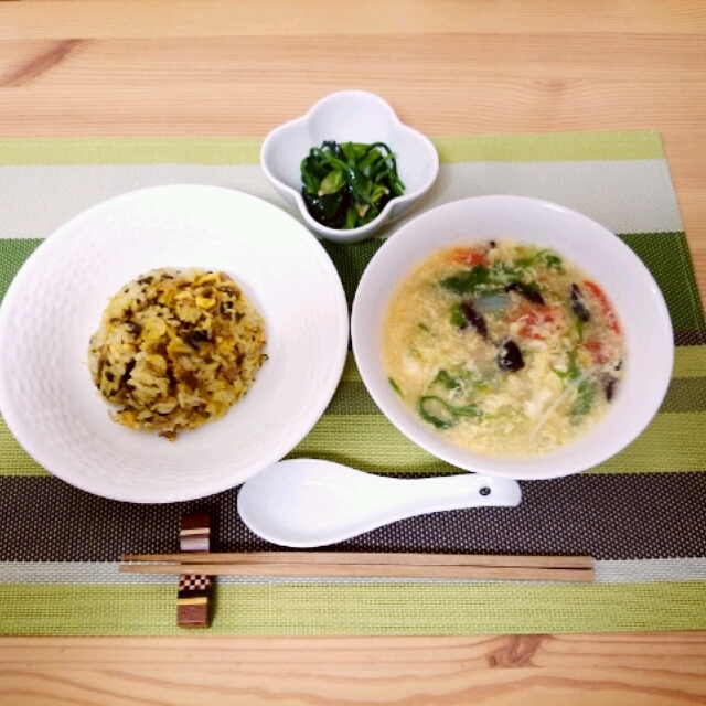 ■サンラータン風中華スープと高菜チャーハンの朝ごはん