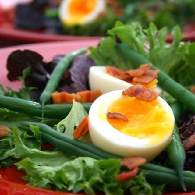 Soft Boiled Egg and Artisan Lettuce Salad半熟卵といんげんのサラダ