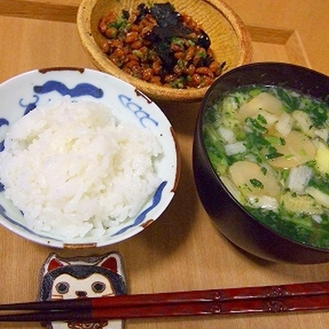 【晩ごはん日記】お夜食系?納豆と白飯、お味噌汁