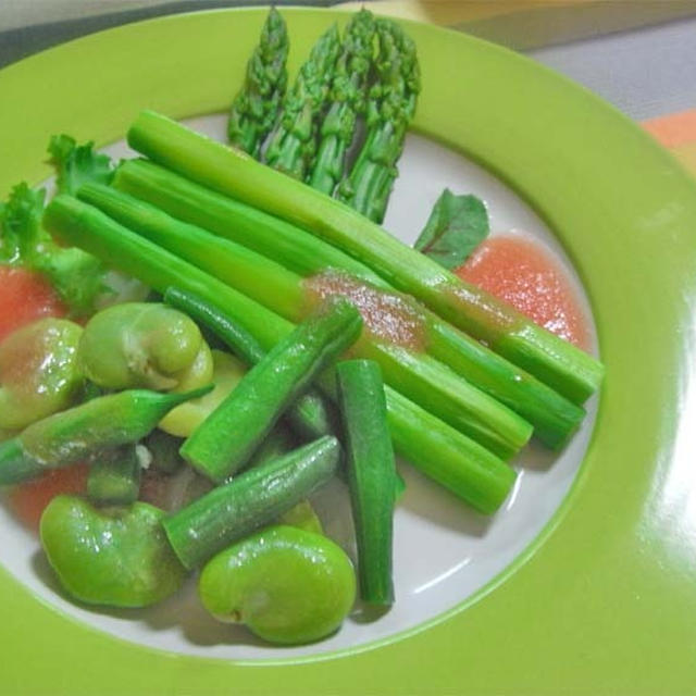 緑のサラダ　～赤いドレッシング～