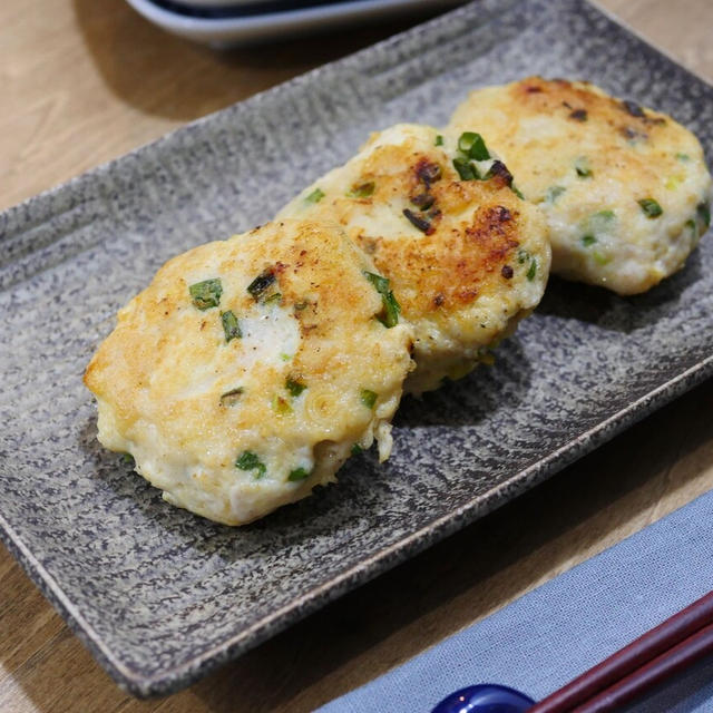 【鶏ひき肉】「鶏豆腐ハンバーグ」鶏むねひき肉＋豆腐＋小ねぎ＋卵＋米粉の組み合わせがおススメ