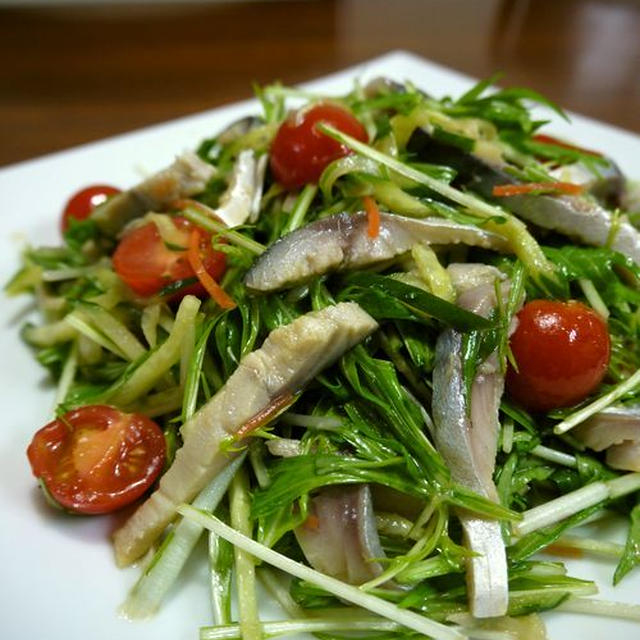 【簡単レシピ】シメサバの水菜ときゅうりのサラダ♪