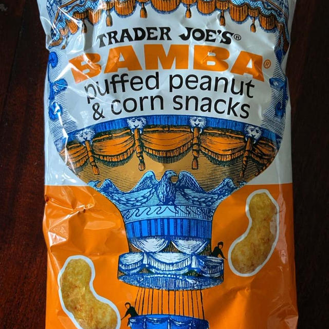 カール風スナック菓子　ピーナツバター味