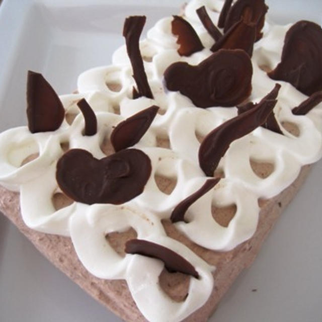 バレンタイン風にデコケーキ