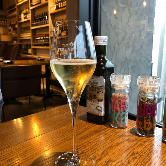 ”カルディ桜新町店 カルディレシート持参でHAGAREでワインがサービス 行ってきました
