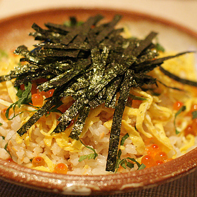 一瞬パーティ風。ちらし寿司なの？