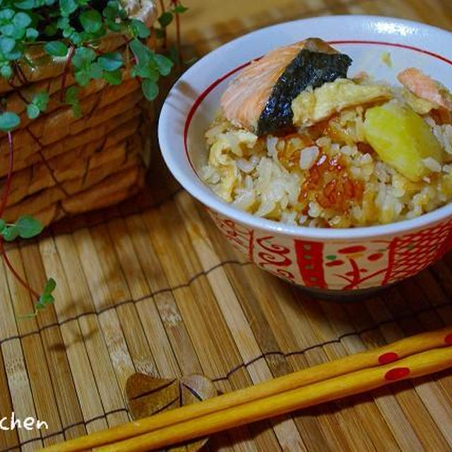 おこげも美味しい♪　鮭とさつま芋で♪秋の炊き込みご飯
