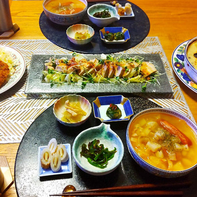 きのこシーフードグラタン、鶏ぽん酢サラダ仕立て、コロッケ、小鉢4品＋きゃべつスープで晩酌