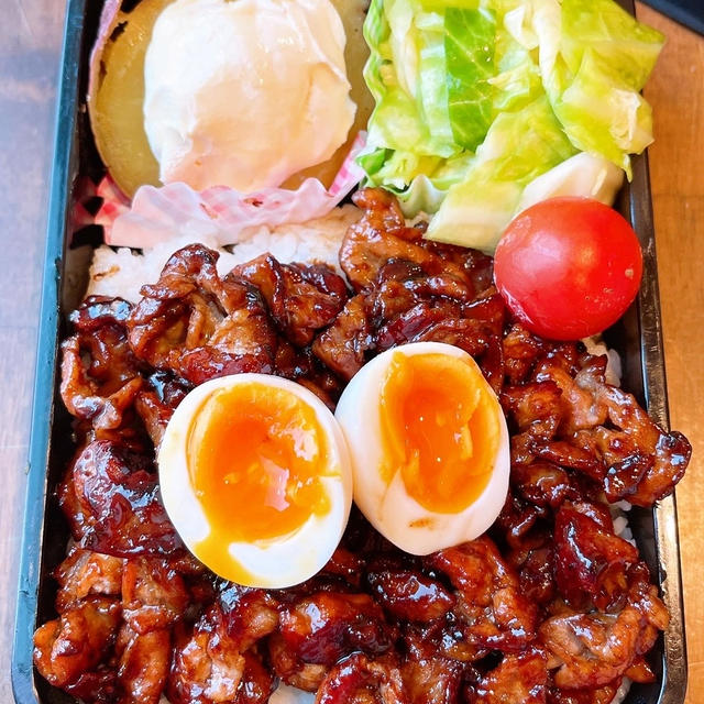 台湾のルーロハン弁当です！！