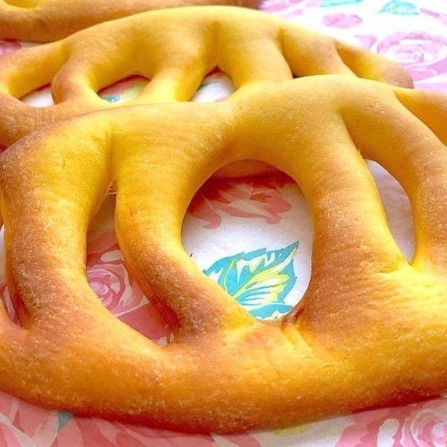 ほくほくのかぼちゃをたっぷり！「フランスパン粉DEパンプキンフーガス」