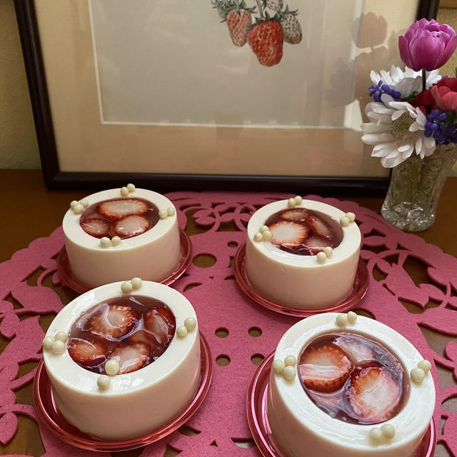 苺のプールチーズケーキ🎵