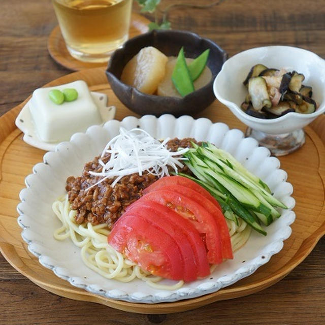 食欲の出るジャージャー麺