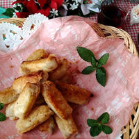 クリスマスに誰もが喜ぶ☆餃子の皮でデーツナッツのチーズスティック