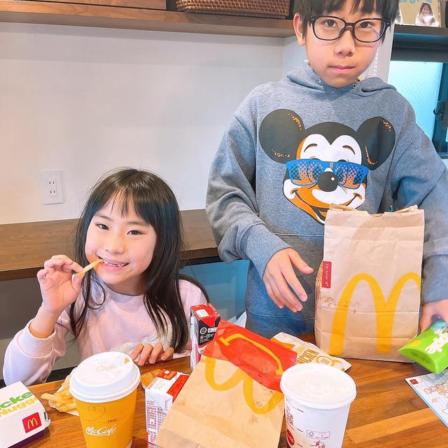 ランチはマックです！！