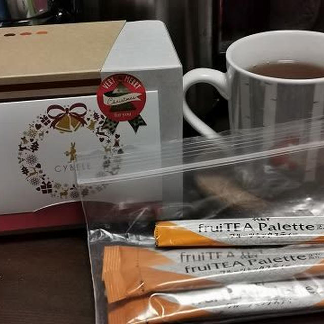 「KEY fruiTEA Palette フルーツミックスティー」と 「ごろごろナッツのピスタチオクッキー」