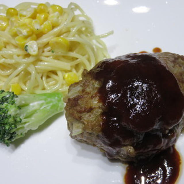 スキレットでハンバーグ～スパサラ添え～