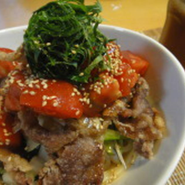 さっぱりおいしい☆カリカリ豚のサラダうどん