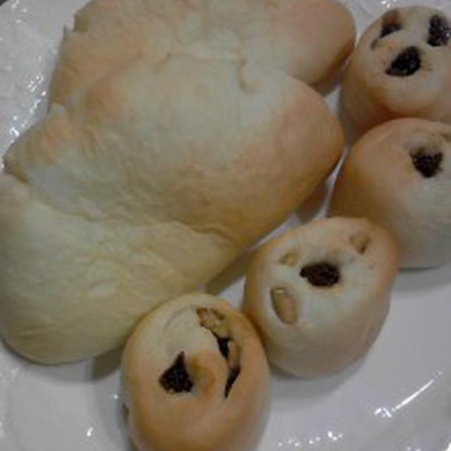 朝食クリームパン＋胡桃レーズンパン