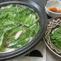 韓国風→和風と時間差で味変♪　さば缶で白菜と水菜の二層鍋