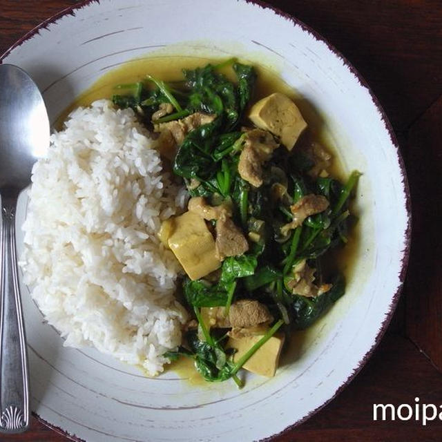 豆腐とほうれん草と豚肉の簡単あっさり和風カレー