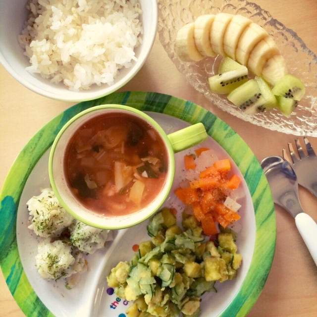 息子の昼ごはん・栄養満点トマトスープ