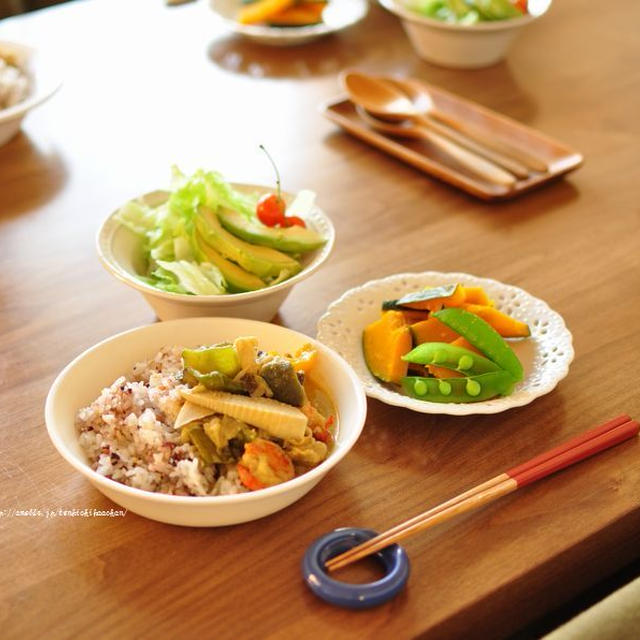 シーフードのグリーンカレーの晩ごはん