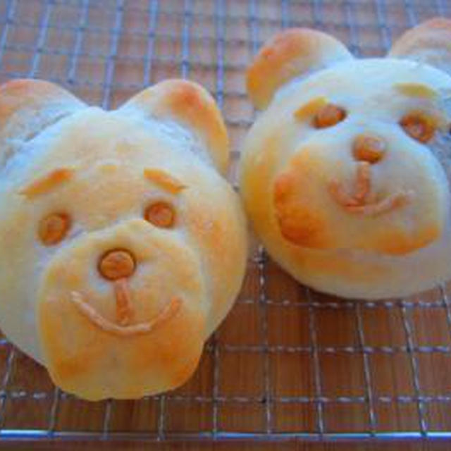 Ｔｅｄパン (^・(ェ)・^) 食ﾊﾟﾝ焼いて塩豚の燻製ﾁｰｽﾞﾄｰｽﾄ♪