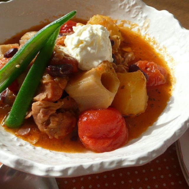 鶏肉と根菜の食べるスープ