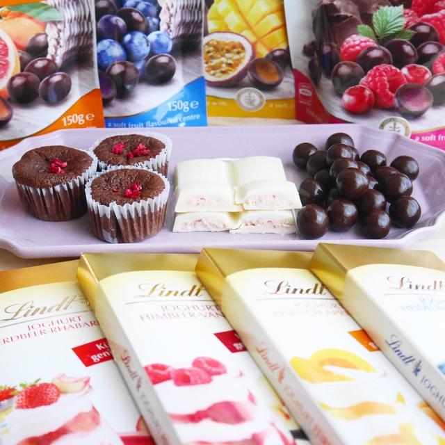 リンツのチョコレートとミニガトーショコラ