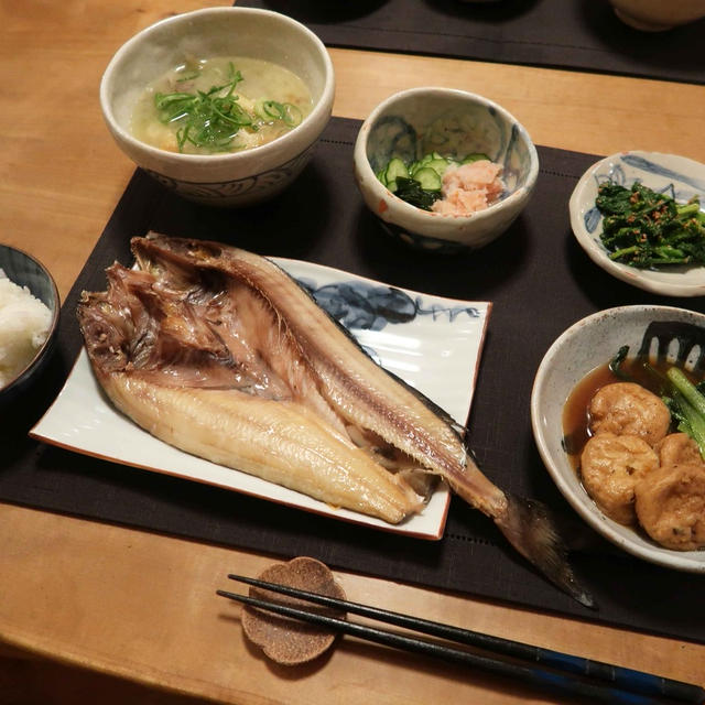 ホッケの開きやら豚汁やらの晩ご飯　と　いろんなチューリップの花♪