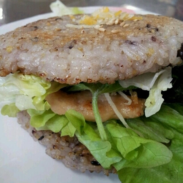 ライスバーガーと桜シフォン
