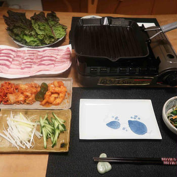 家庭菜園の葉っぱ消費でサムギョプサルと　オオデマリ・メリーミルトン♪