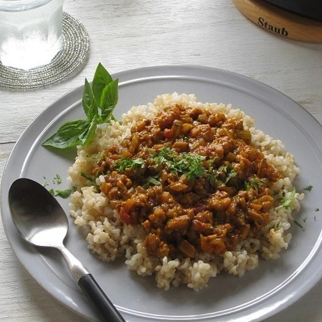 ストウブで、大豆ミートのキーマカレー ＆ 楽しみなこと♪