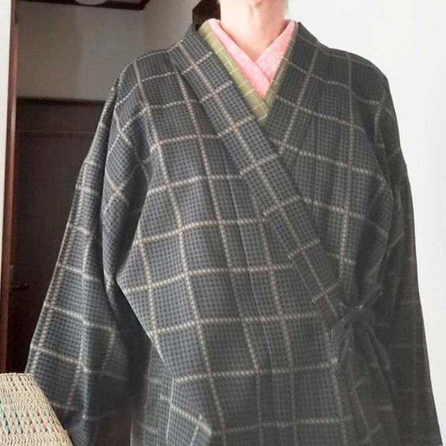 半衿を桜から青紅葉へ