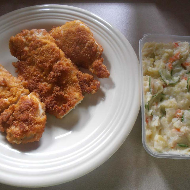 忙しい日のための作り置きおかず　チキンカツレツとポテトサラダ