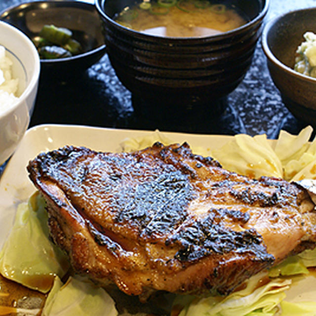 笑福亭☆姫路市六角で美味しい焼き鳥と鶏料理でグルメなランチ