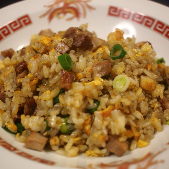 焦がしにんにくのマー油と葱油が香る炒飯の作り方♪