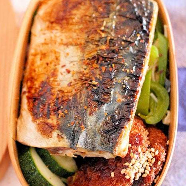 サバの大きさがウケた！　夫のわっぱお弁当