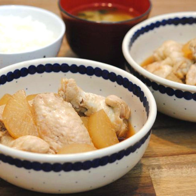 生姜の効いた鶏手羽と大根の煮物