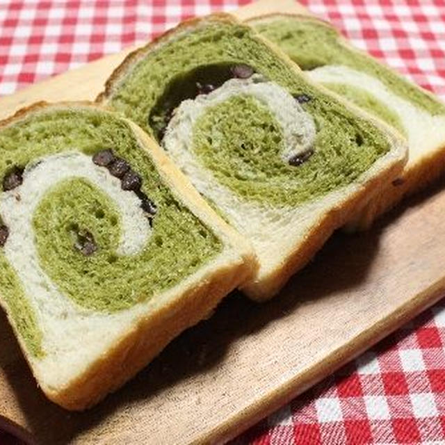 抹茶と小豆の渦巻きパン♪