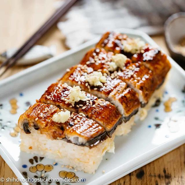Pressed Unagi Sushi : Authentic Eel Sushi