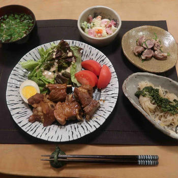 スペアリブの味噌煮込みと変わりおでんの晩ご飯と冬桜の花とお月様♪