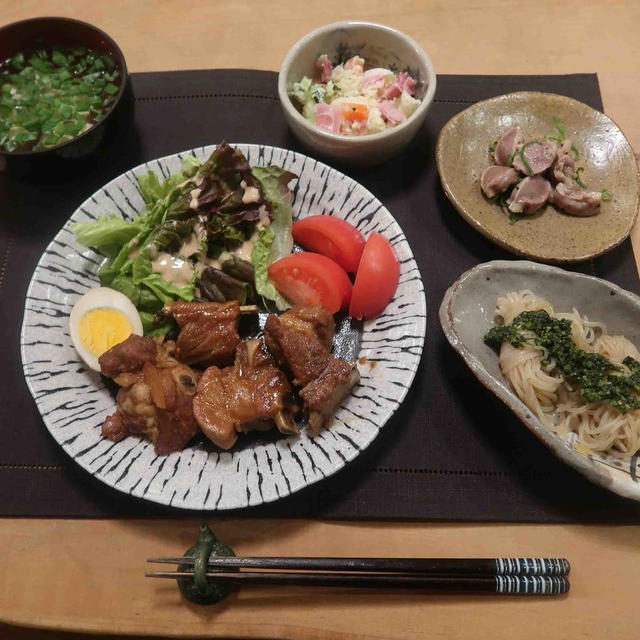 スペアリブの味噌煮込みと変わりおでんの晩ご飯と冬桜の花とお月様♪