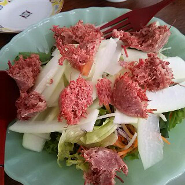 沖縄食材で島料理・青パパイヤのサラダ