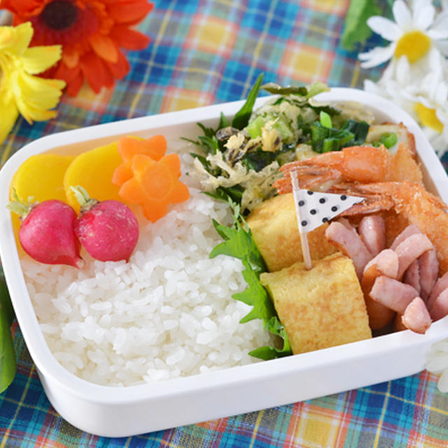 エビフライとつぼみ菜のかき揚げのお弁当＊＊